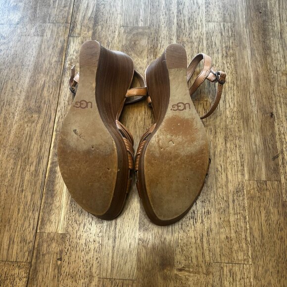 Ugg Wedge Leather Sandals Size 9 1/2 - Picture 3 of 4